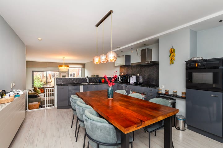 Photo 3 of Zus Braunstraat 22