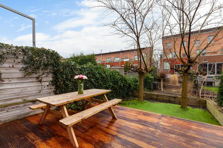 Photo 4 of Zus Braunstraat 22