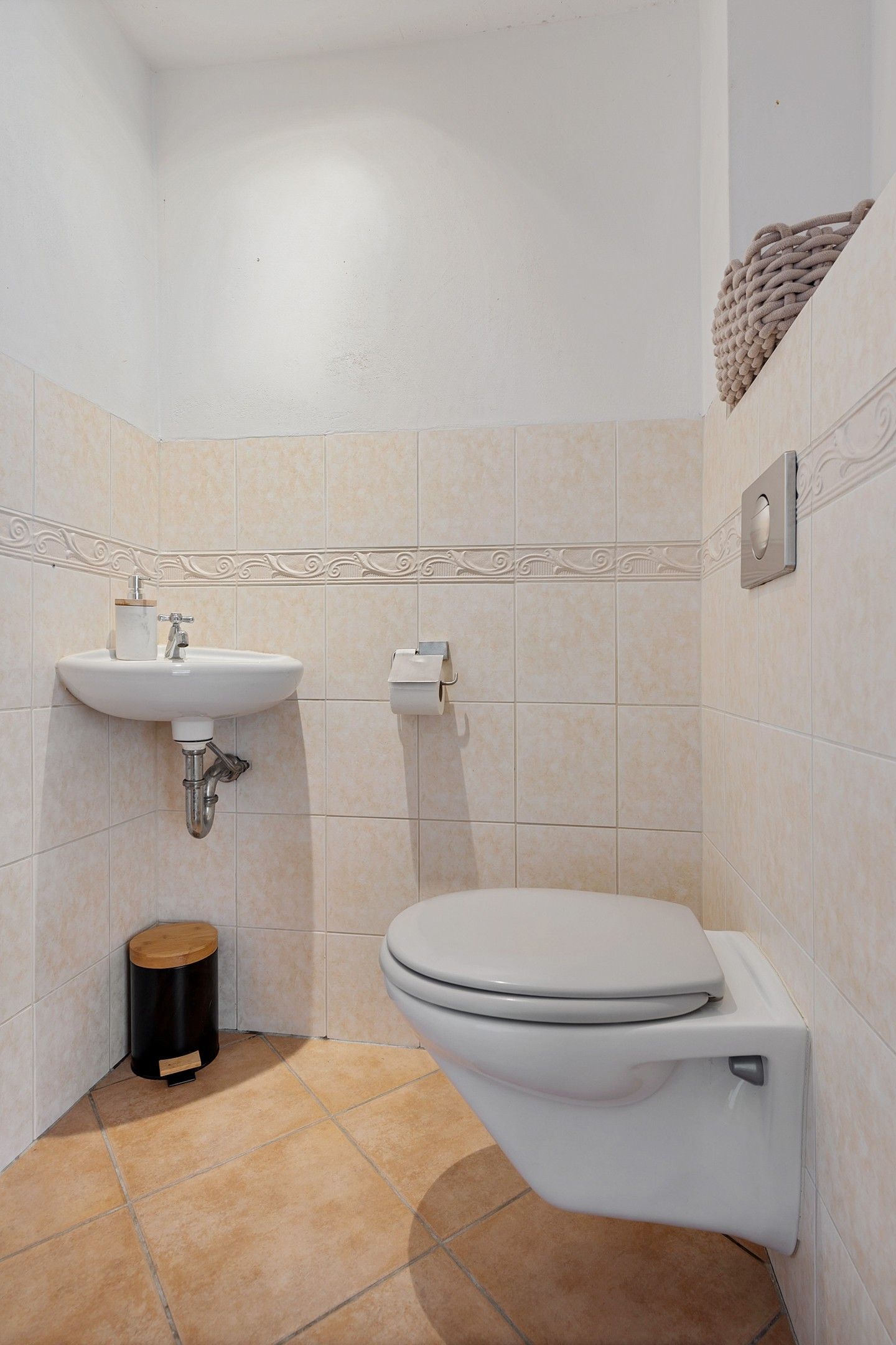 Photo 4 of van Limburg Stirumstraat 16