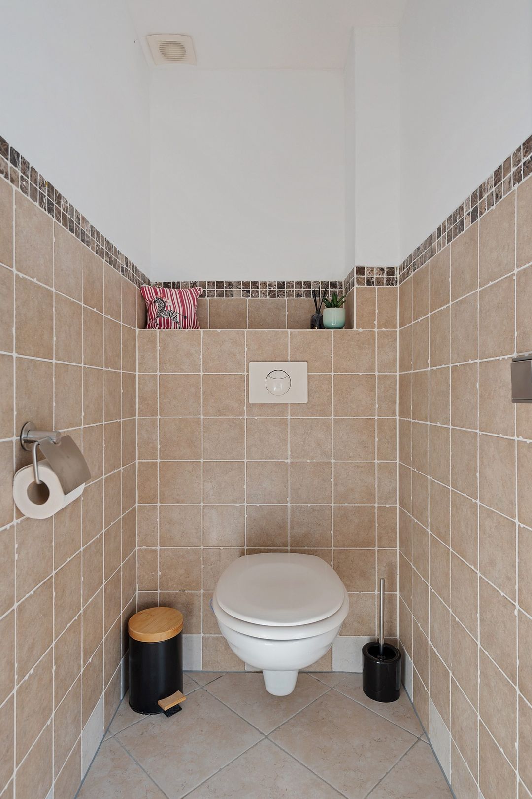 Photo 28 of van Limburg Stirumstraat 16