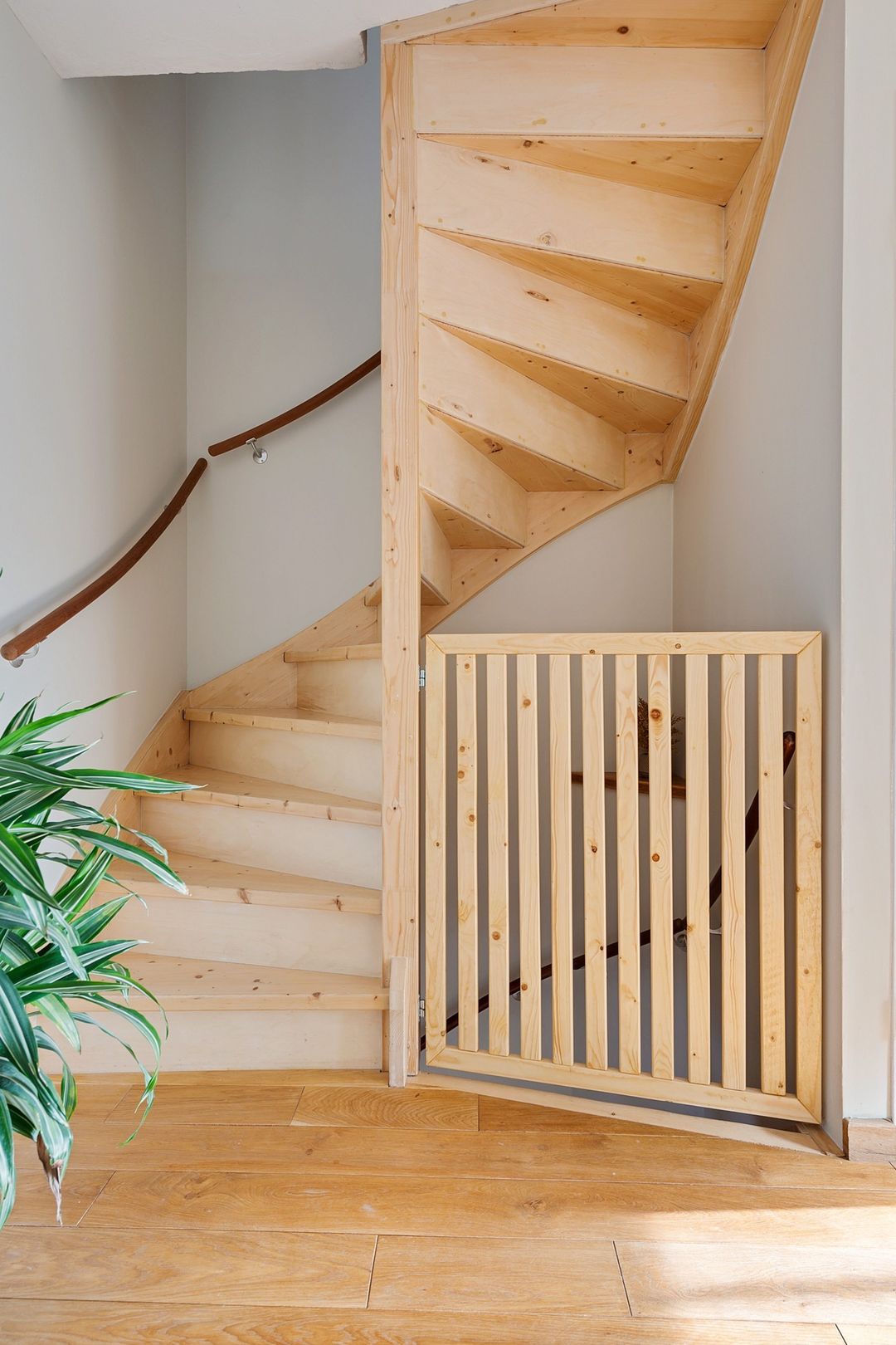 Photo 32 of van Limburg Stirumstraat 16