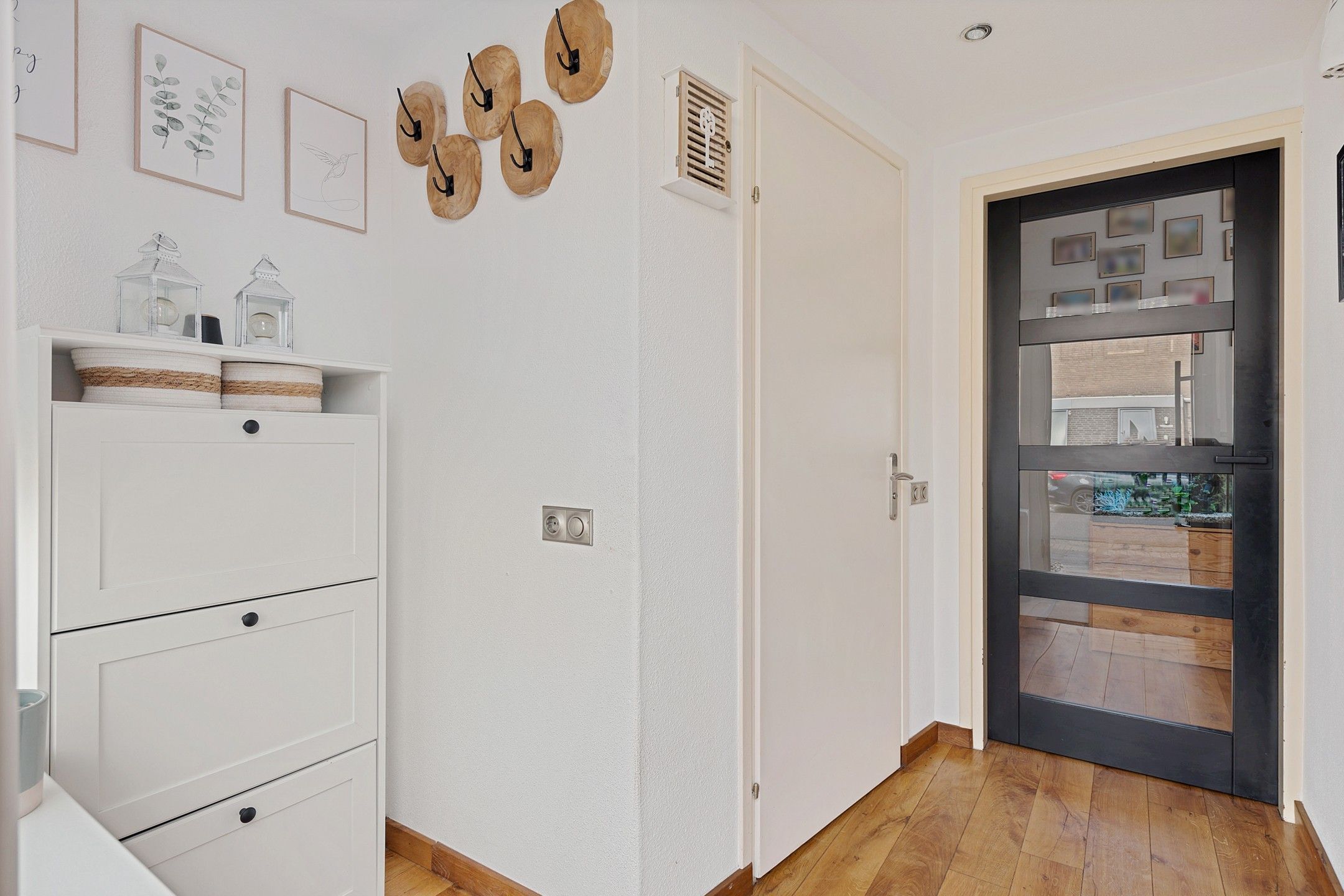 Photo 3 of van Limburg Stirumstraat 16