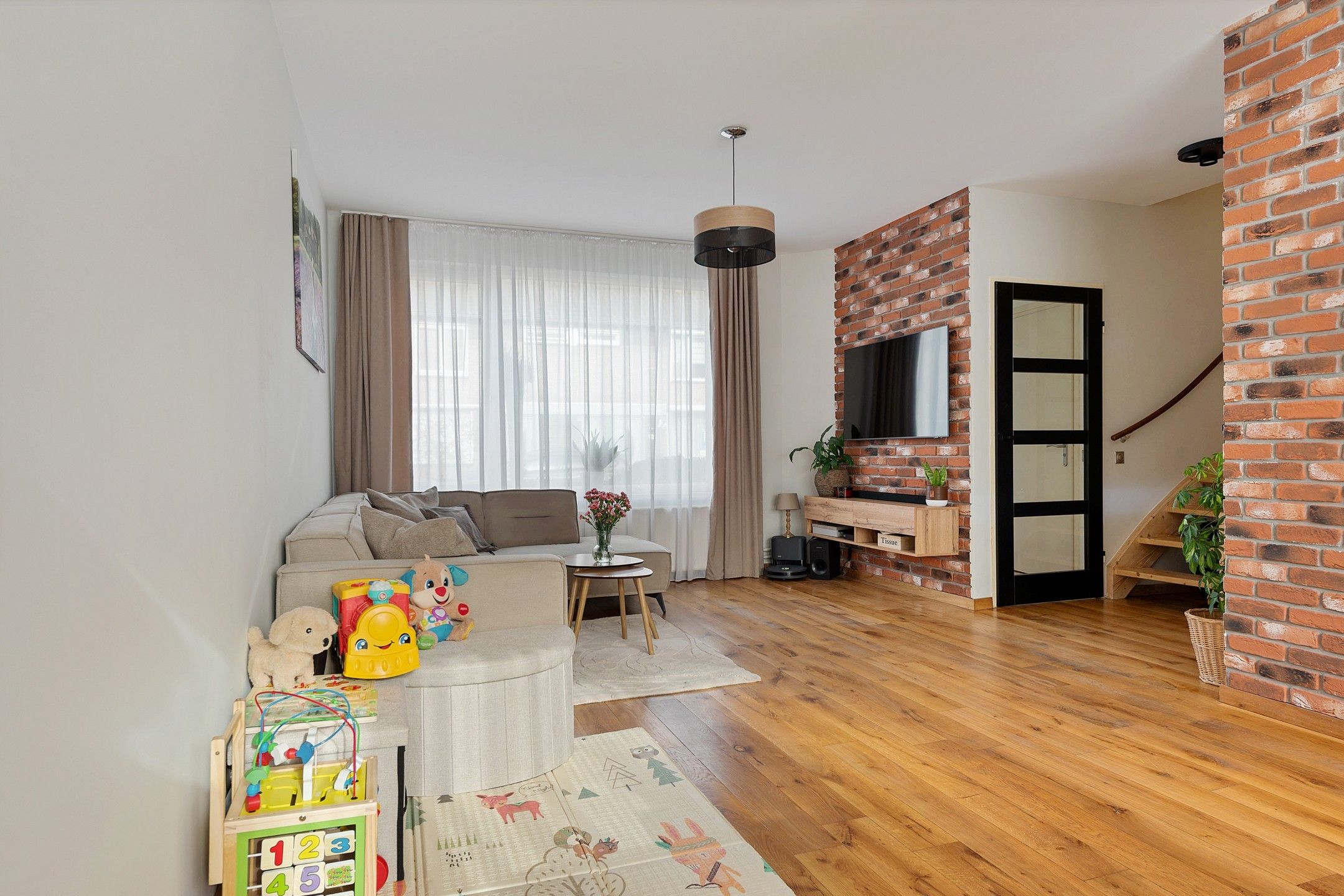 Photo 6 of van Limburg Stirumstraat 16