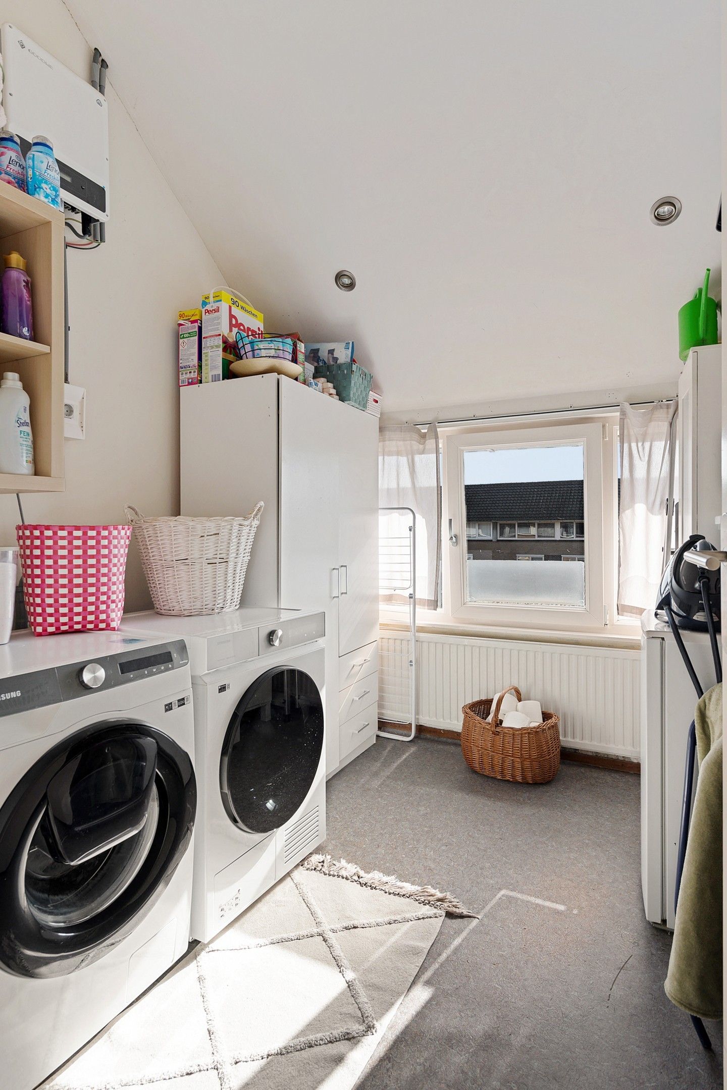 Photo 40 of van Limburg Stirumstraat 16