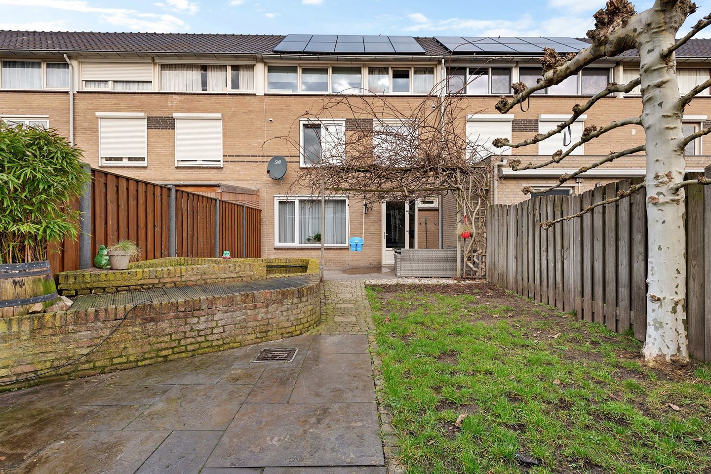 Photo 44 of van Limburg Stirumstraat 16