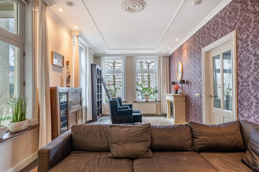 Historic Villa with Studio and B&B in Warmenhuizen — 26