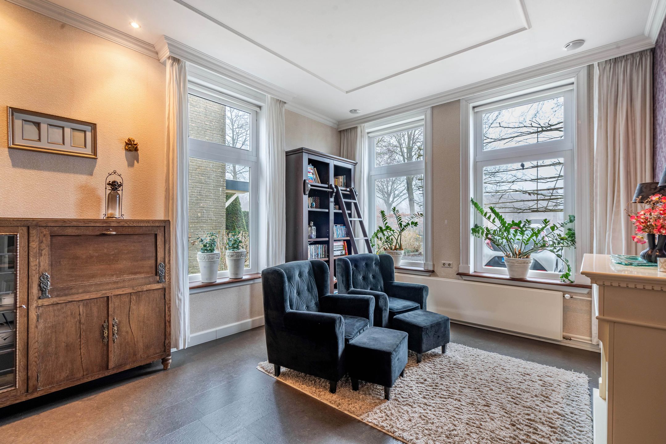Historic Villa with Studio and B&B in Warmenhuizen — 27