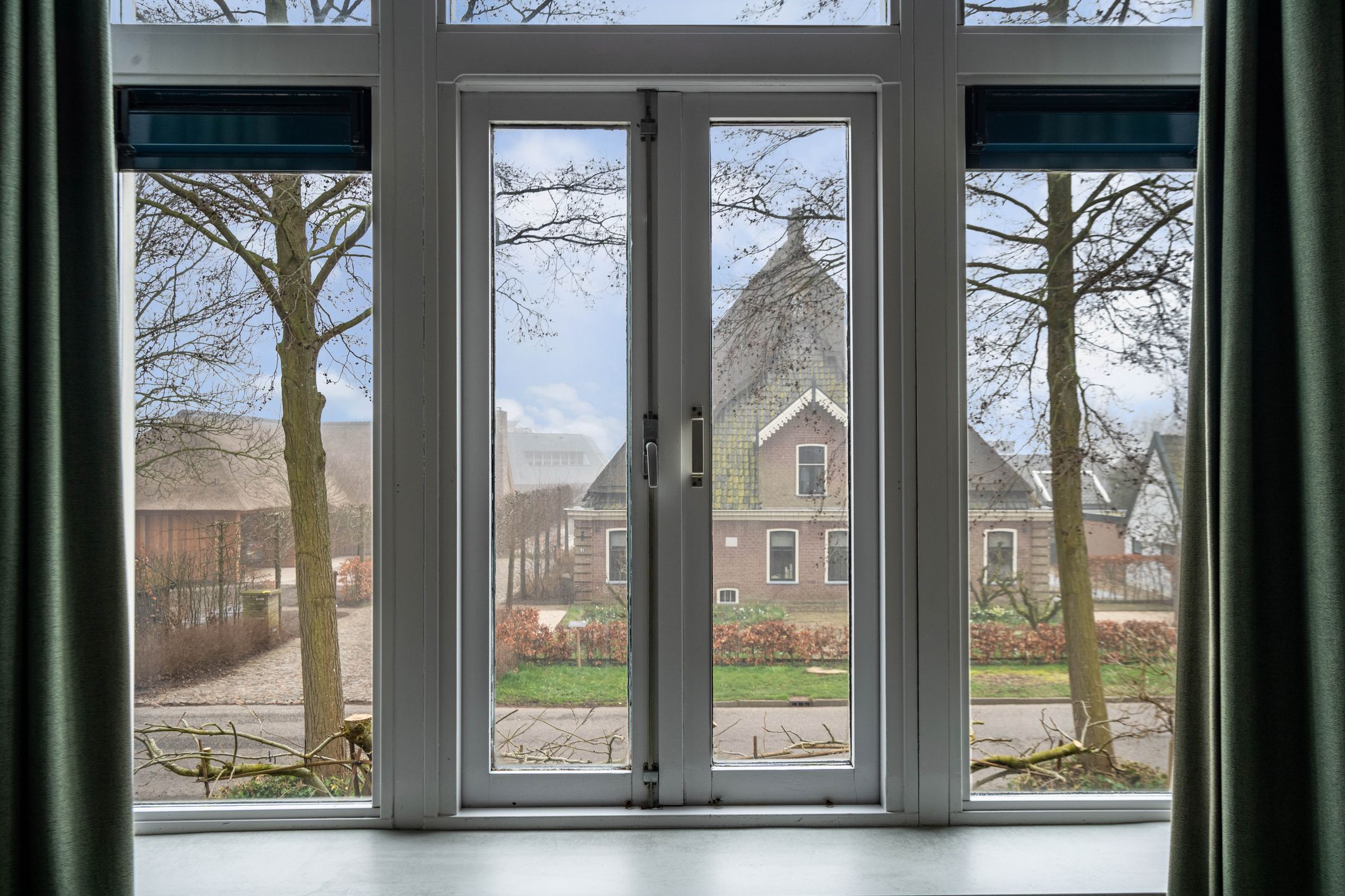 Historic Villa with Studio and B&B in Warmenhuizen — 36