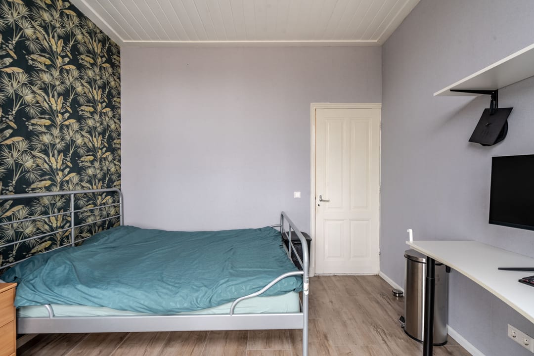 Historic Villa with Studio and B&B in Warmenhuizen — 37
