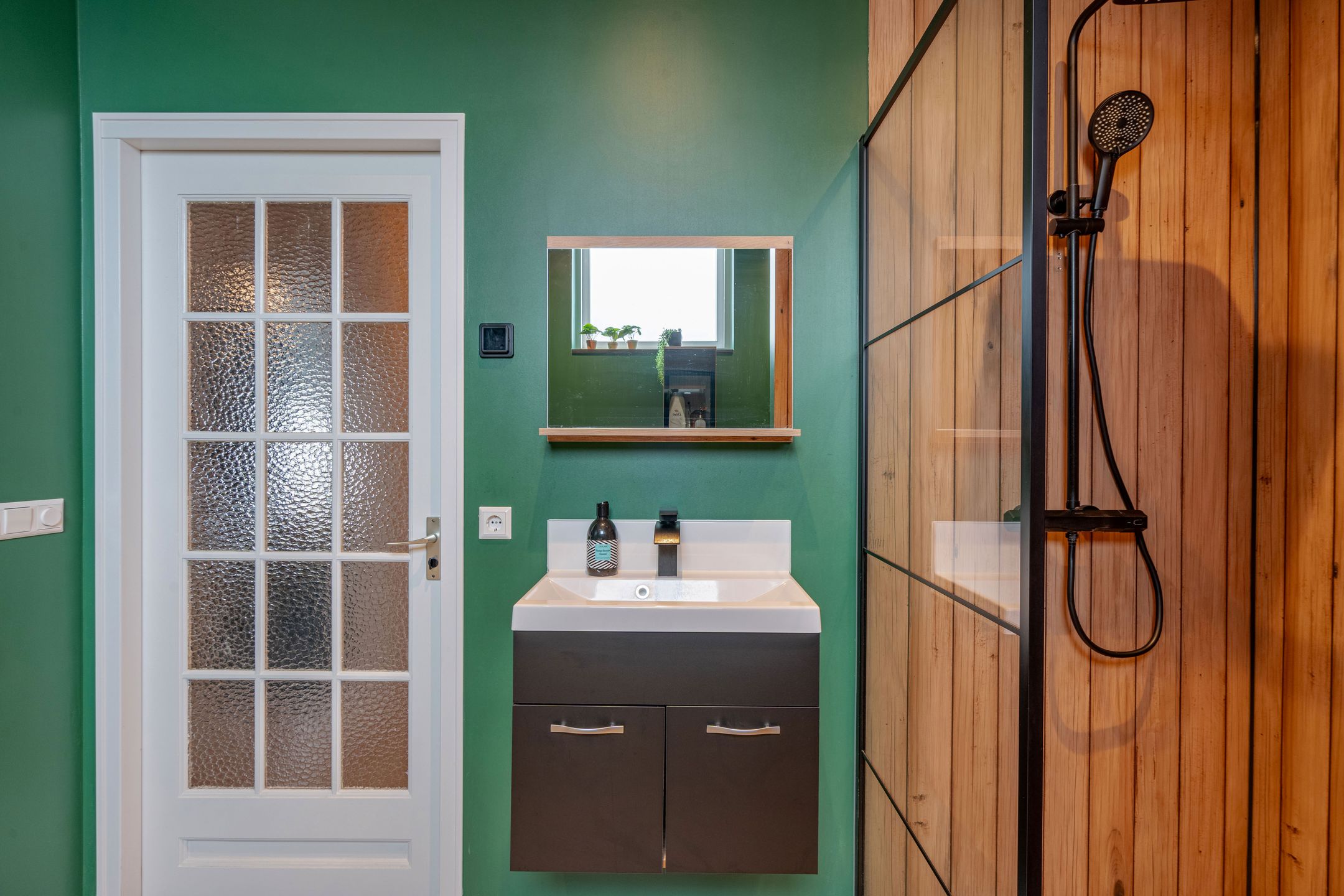 Historic Villa with Studio and B&B in Warmenhuizen — 45