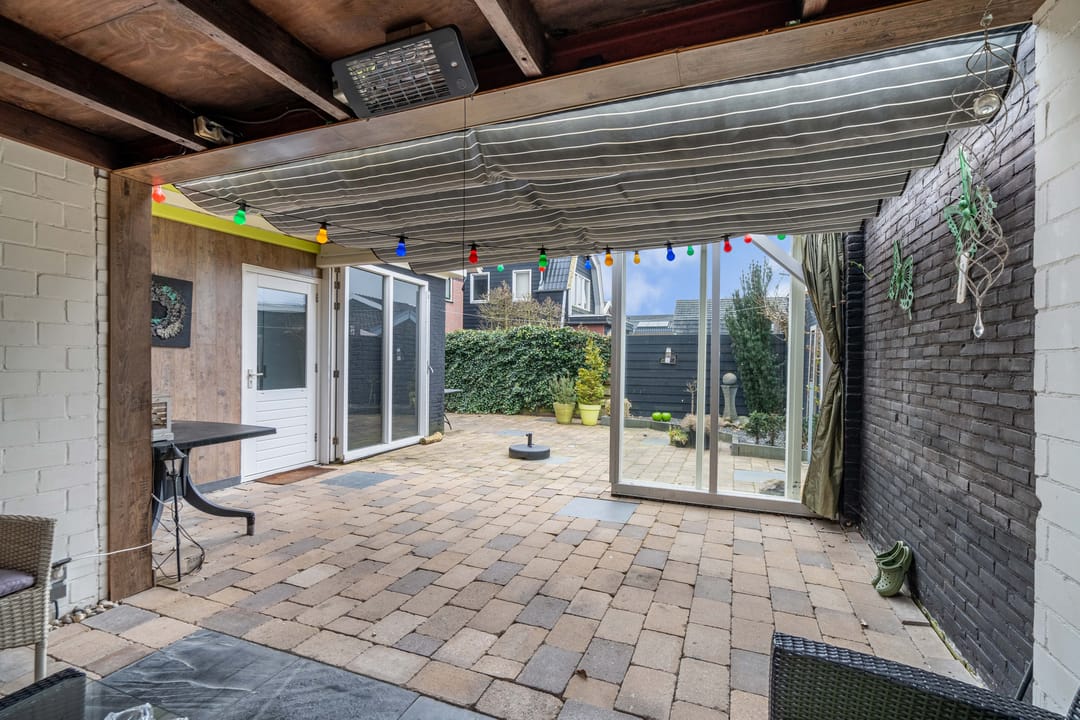 Historic Villa with Studio and B&B in Warmenhuizen — 58