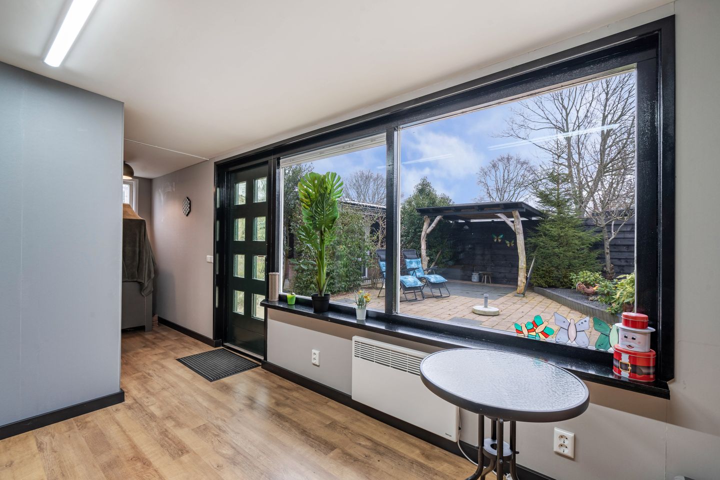 Historic Villa with Studio and B&B in Warmenhuizen — 64