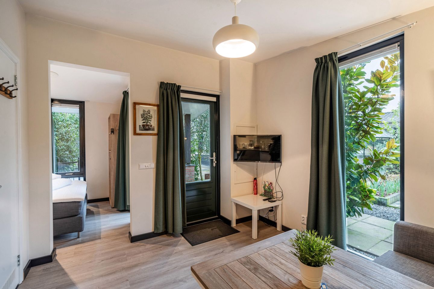 Historic Villa with Studio and B&B in Warmenhuizen — 74