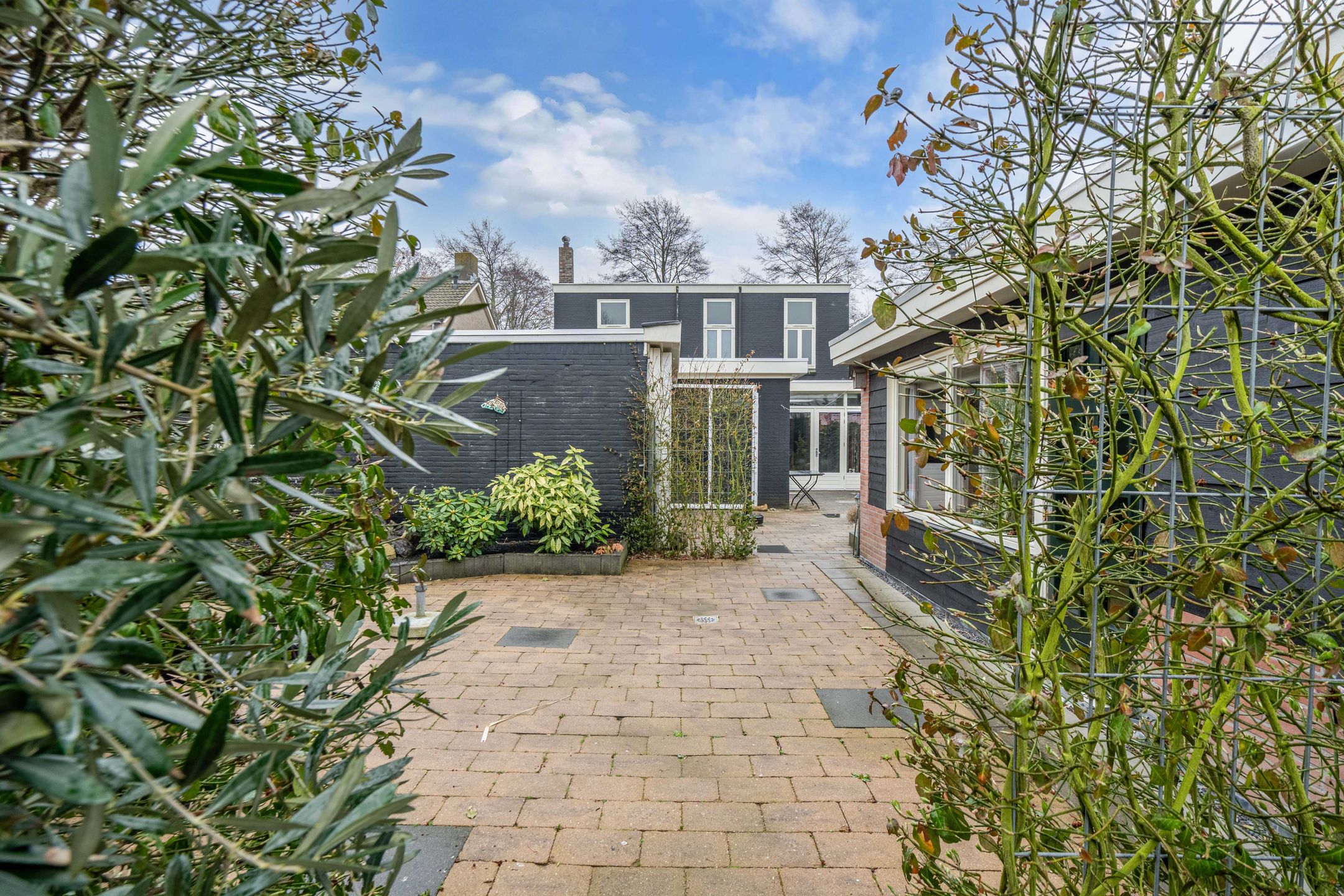 Historic Villa with Studio and B&B in Warmenhuizen — 81