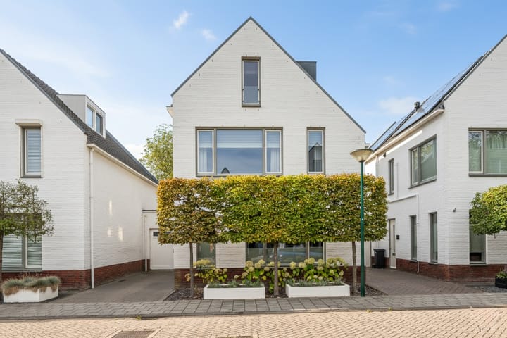Tussenwoning te koop: de Strohuls 27, Heeze