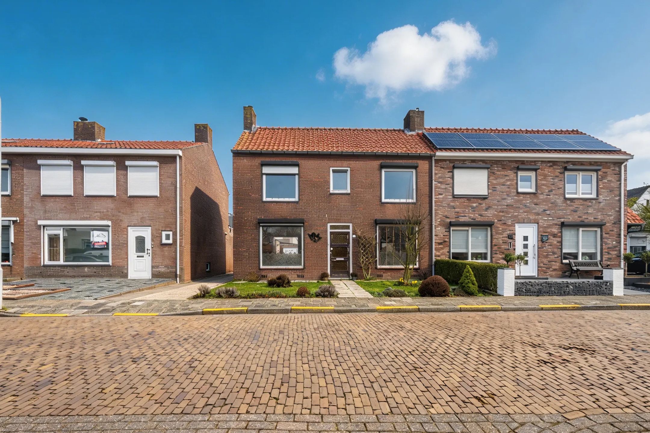 Buying a house in The Netherlands., Handboogstraat 11