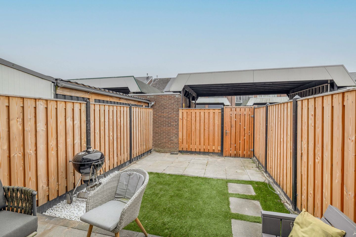 Modern terraced house with private parking and solar panels in Ridderkerk — 38