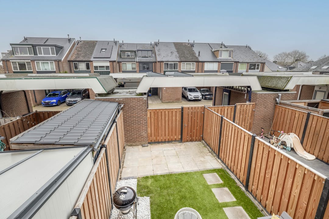 Modern terraced house with private parking and solar panels in Ridderkerk — 41