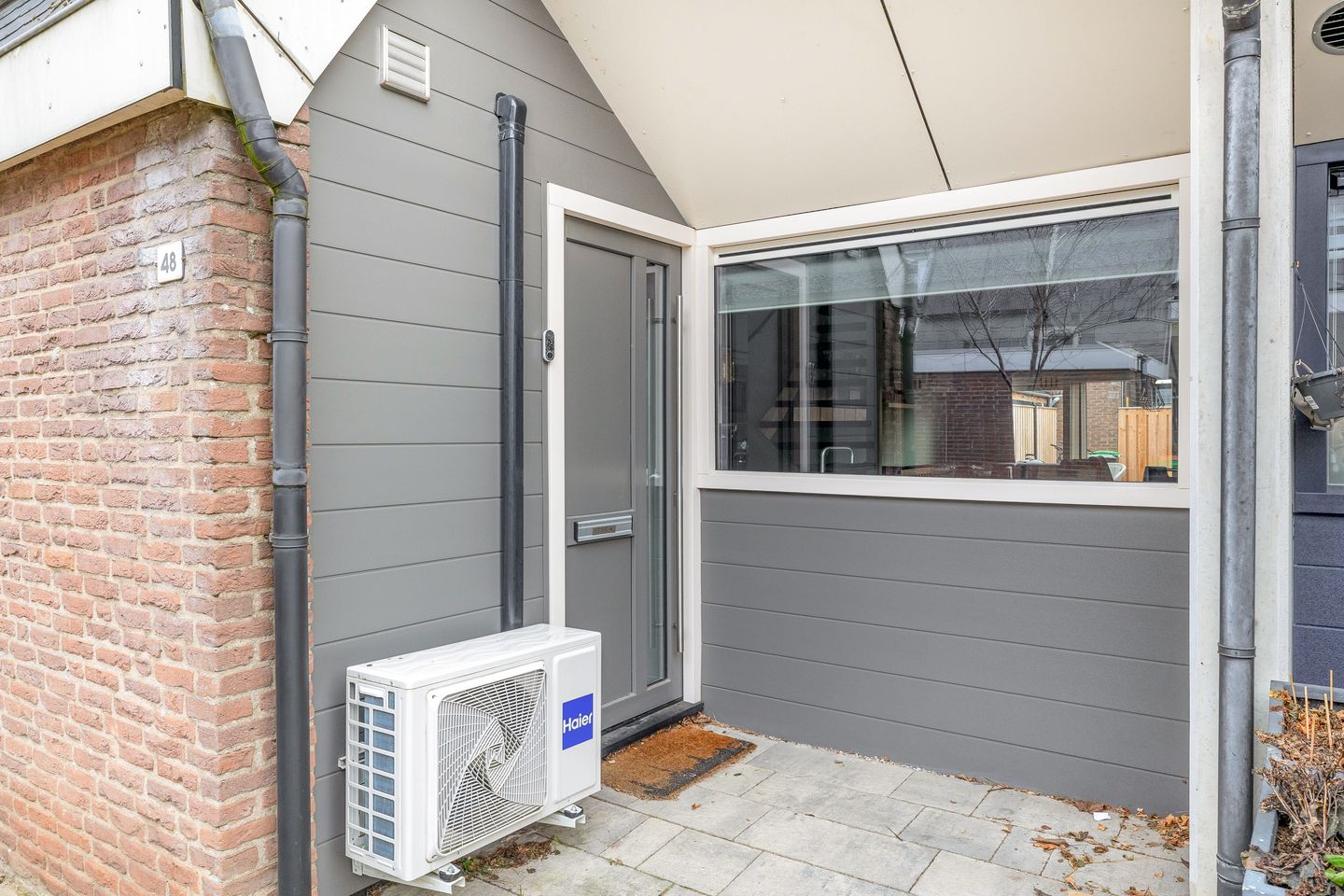Modern terraced house with private parking and solar panels in Ridderkerk — 45