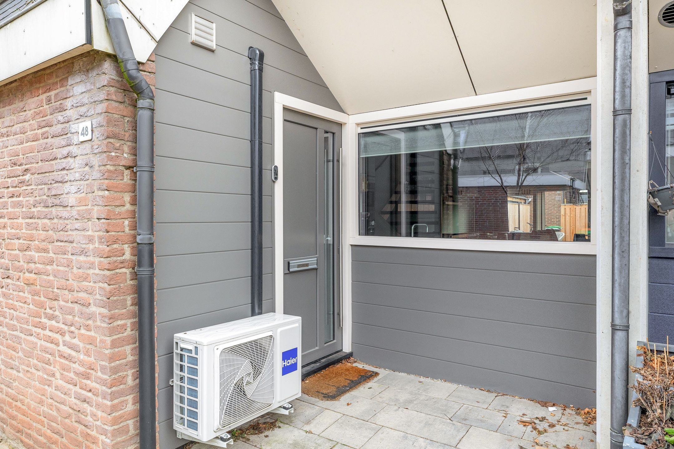 Modern terraced house with private parking and solar panels in Ridderkerk — 44