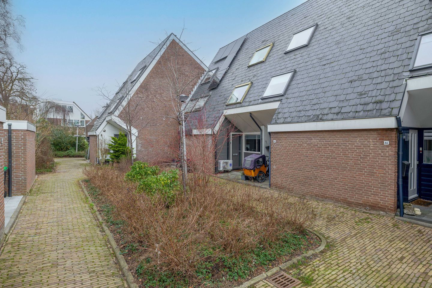 Modern terraced house with private parking and solar panels in Ridderkerk — 51