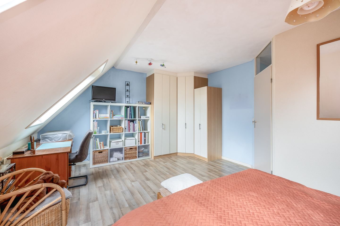 Spacious Family Home with South-Facing Garden and Energy Label A in Alphen aan den Rijn — 14
