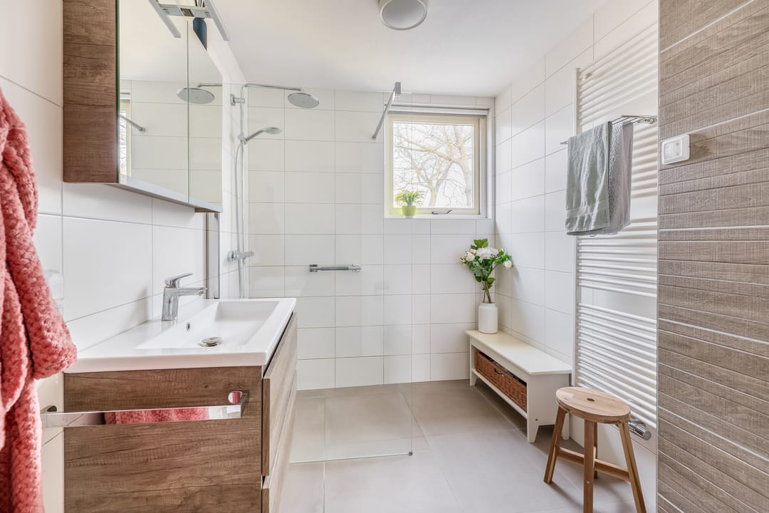 Spacious Family Home with South-Facing Garden and Energy Label A in Alphen aan den Rijn — 17