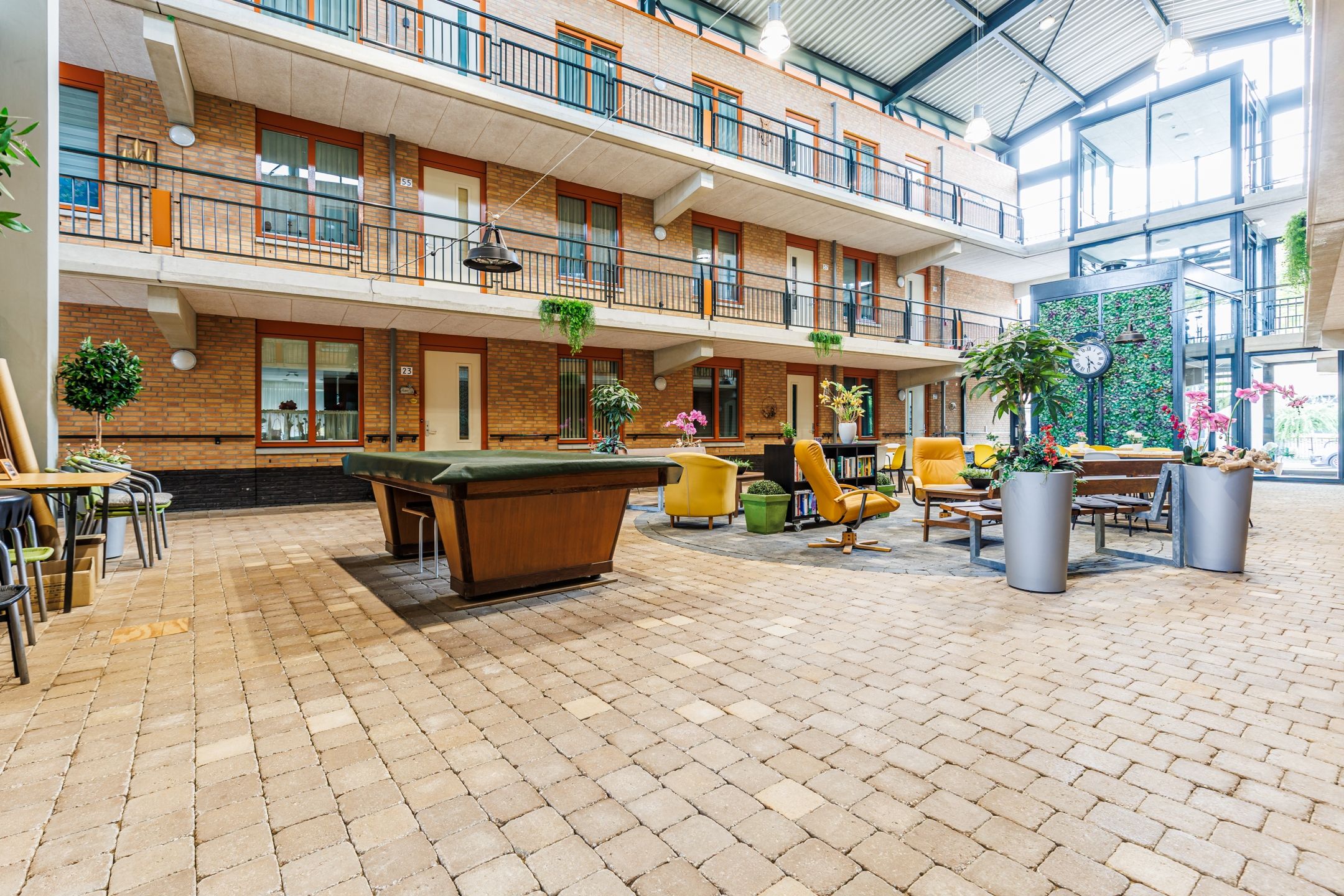 Spacious 3-room apartment with sunny south-facing balcony in 's-Gravendeel — 25