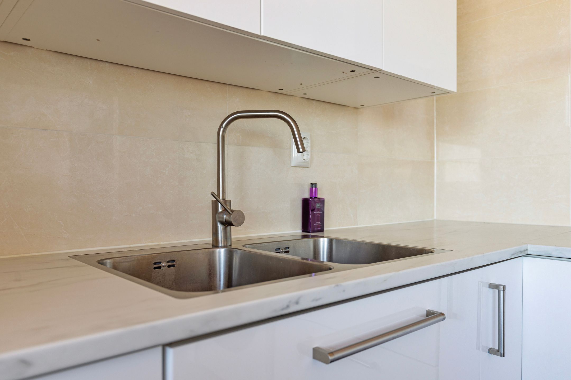 Spacious apartment with large balcony in Leiden Merenwijk — 19