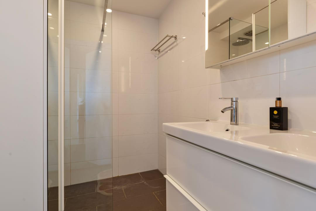 Spacious apartment with large balcony in Leiden Merenwijk — 21