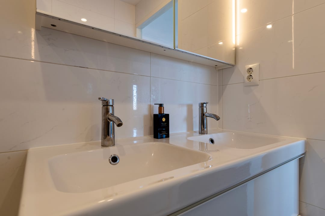 Spacious apartment with large balcony in Leiden Merenwijk — 23