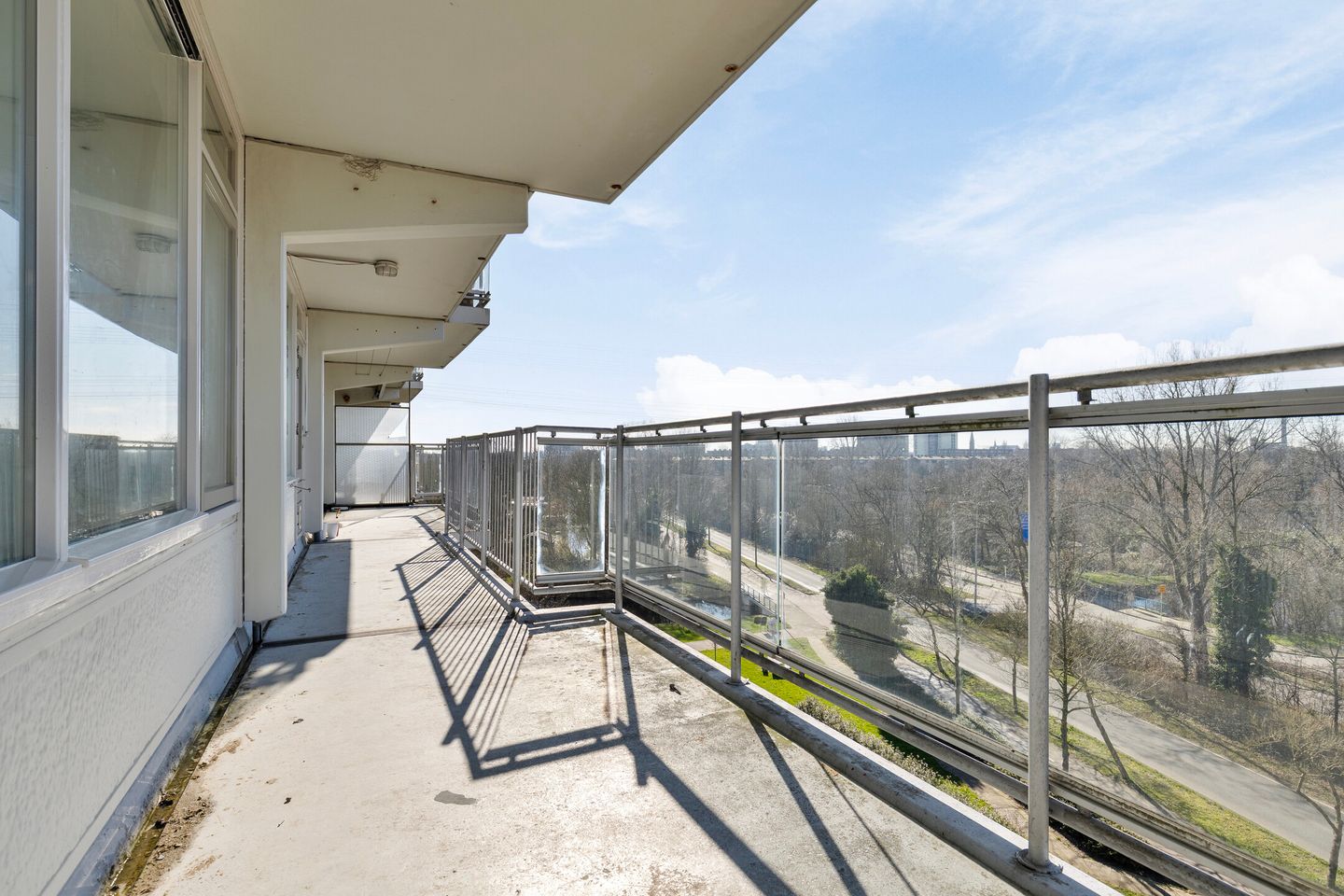 Spacious apartment with large balcony in Leiden Merenwijk — 30