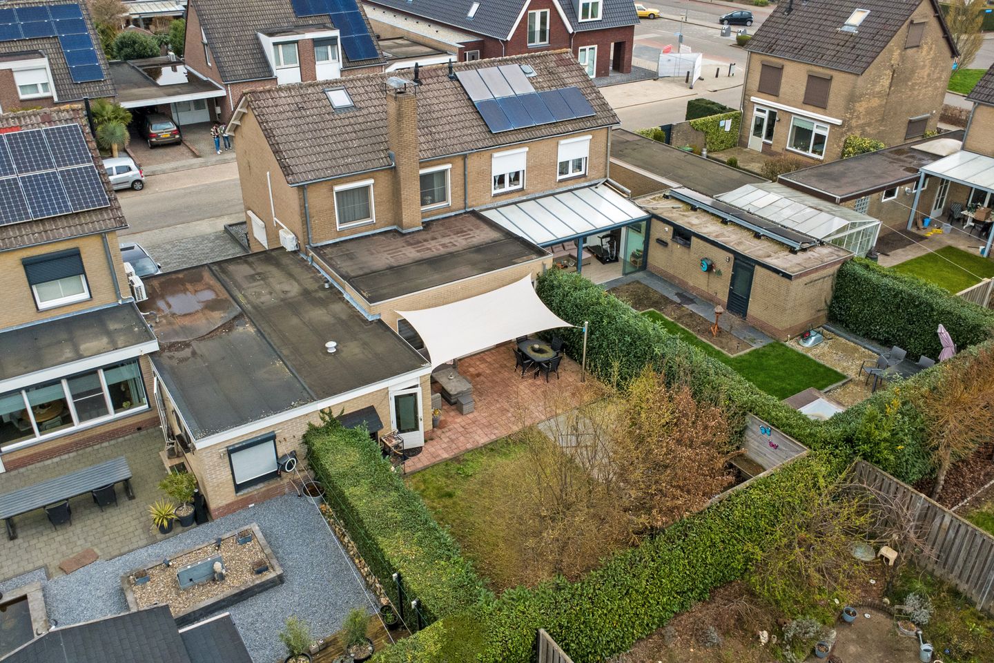 Spacious semi-detached home with large extension, garage and southwest facing garden — 30