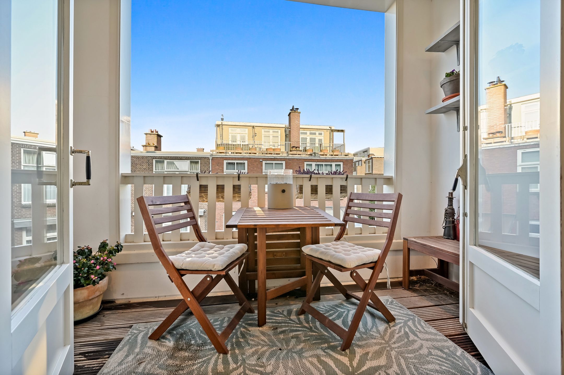 Charming first-floor apartment in beloved Bezuidenhout neighborhood near Theresiastraat — 21