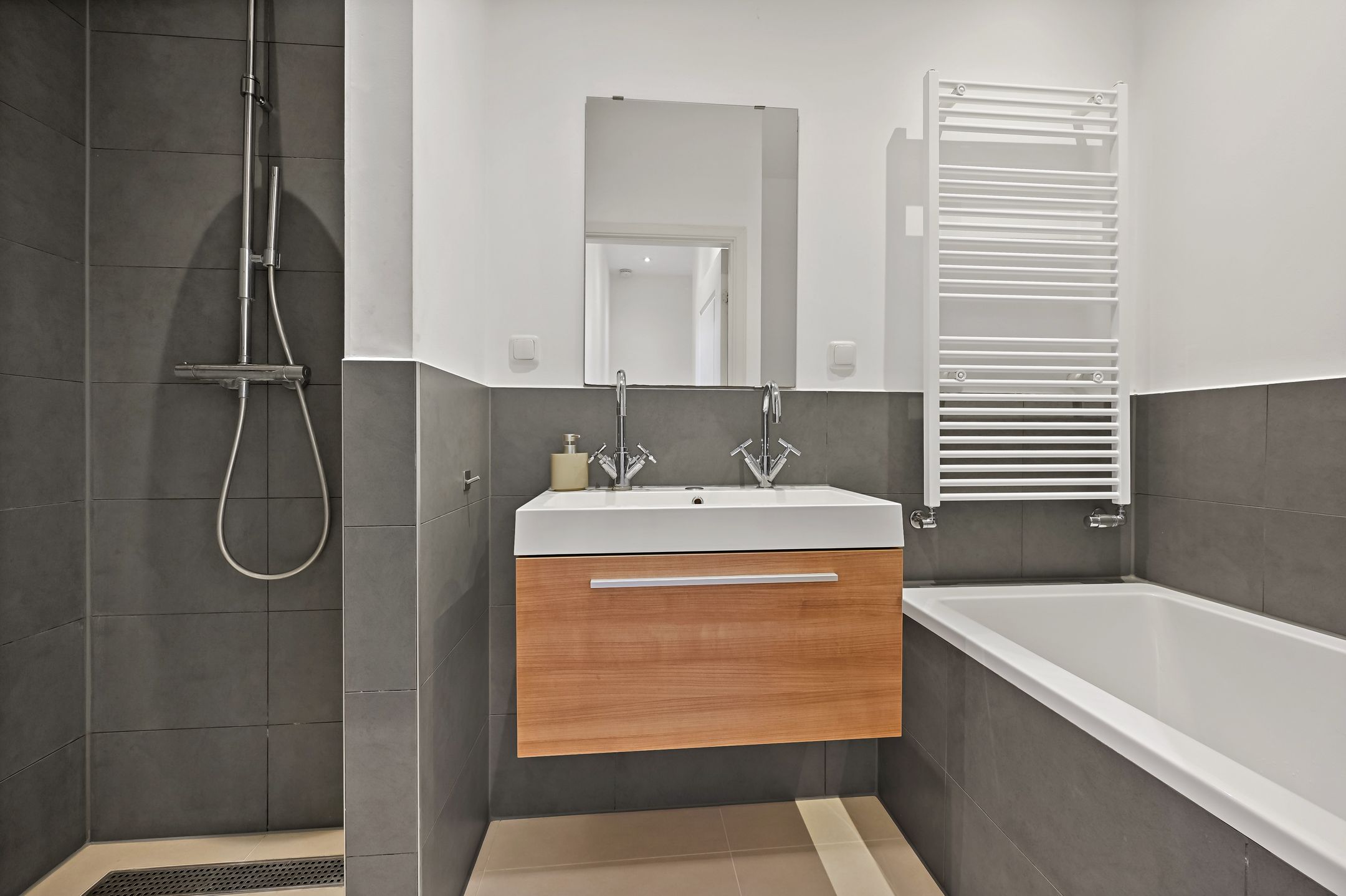 Photo 24 of Johannes Camphuijsstraat 326