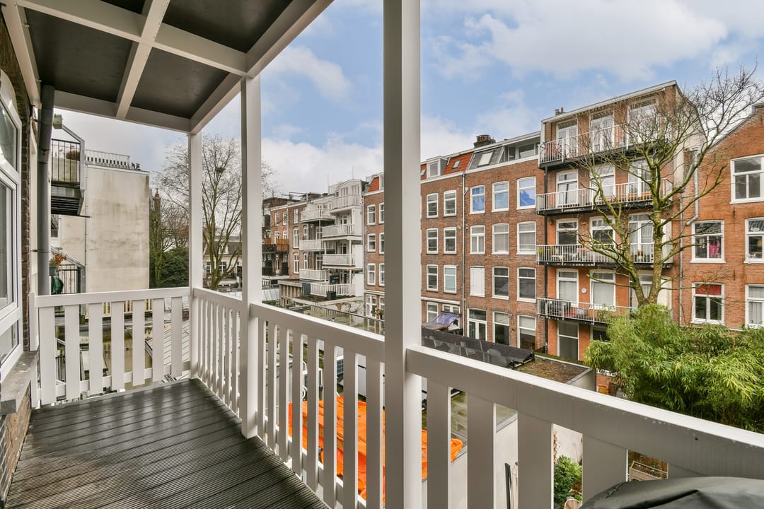 Bright 3-Room Apartment with Balcony on Freehold Land in Vibrant Amsterdam Oost — 12