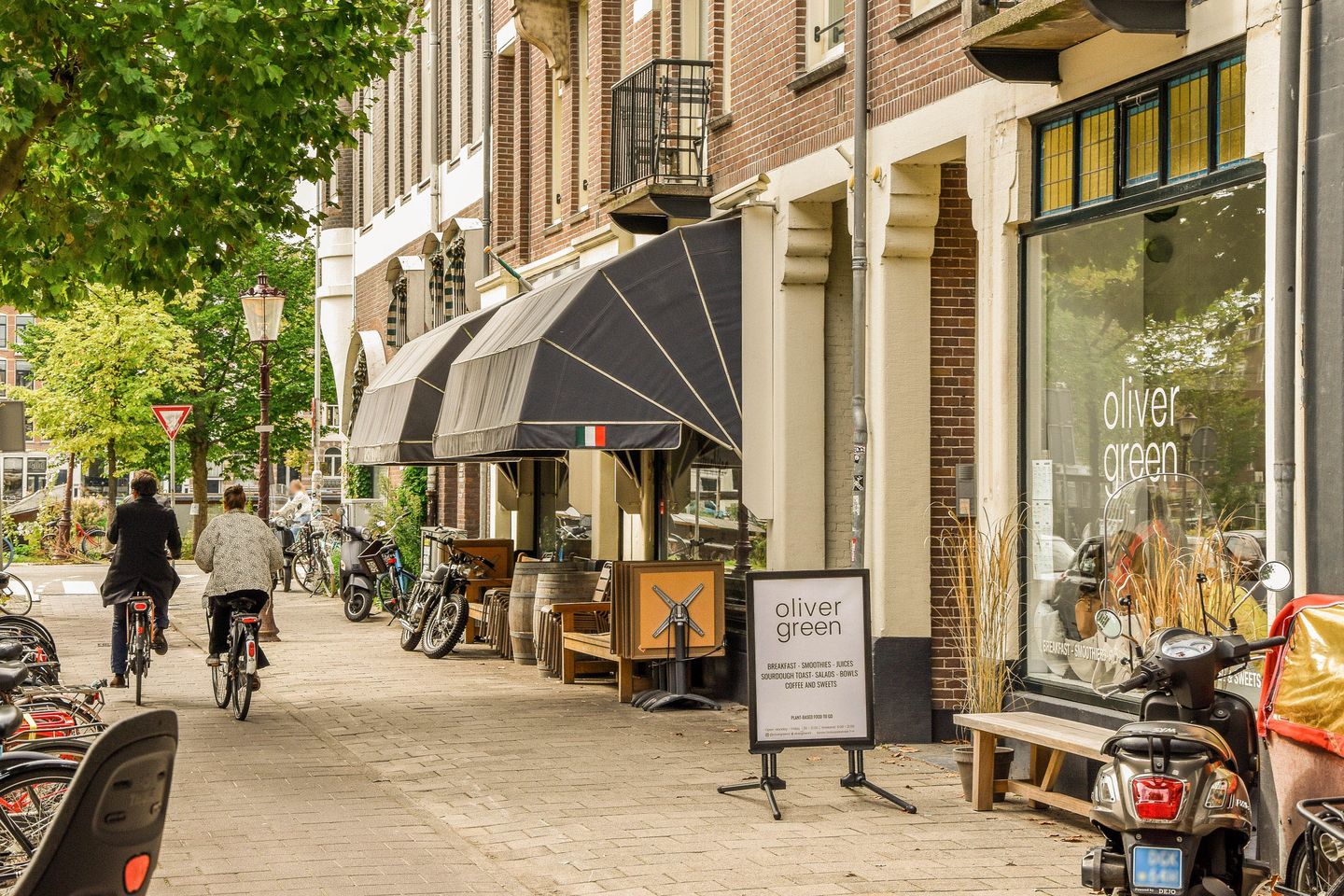 Bright 3-Room Apartment with Balcony on Freehold Land in Vibrant Amsterdam Oost — 17