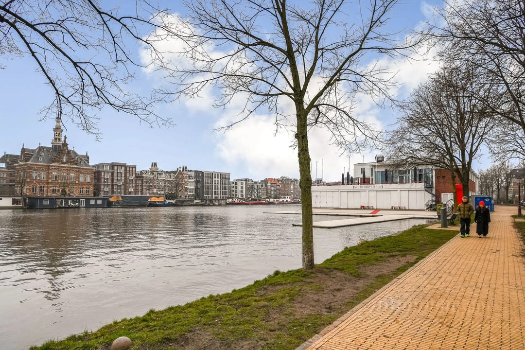 Bright 3-Room Apartment with Balcony on Freehold Land in Vibrant Amsterdam Oost — 29