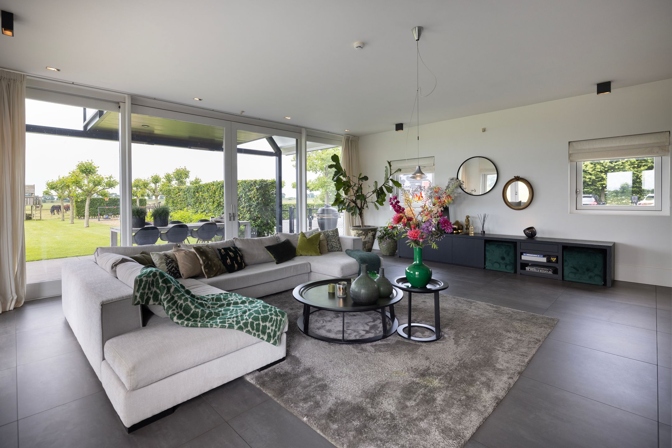 Exclusive Country Villa with Historic Views and Equestrian Facilities — 23