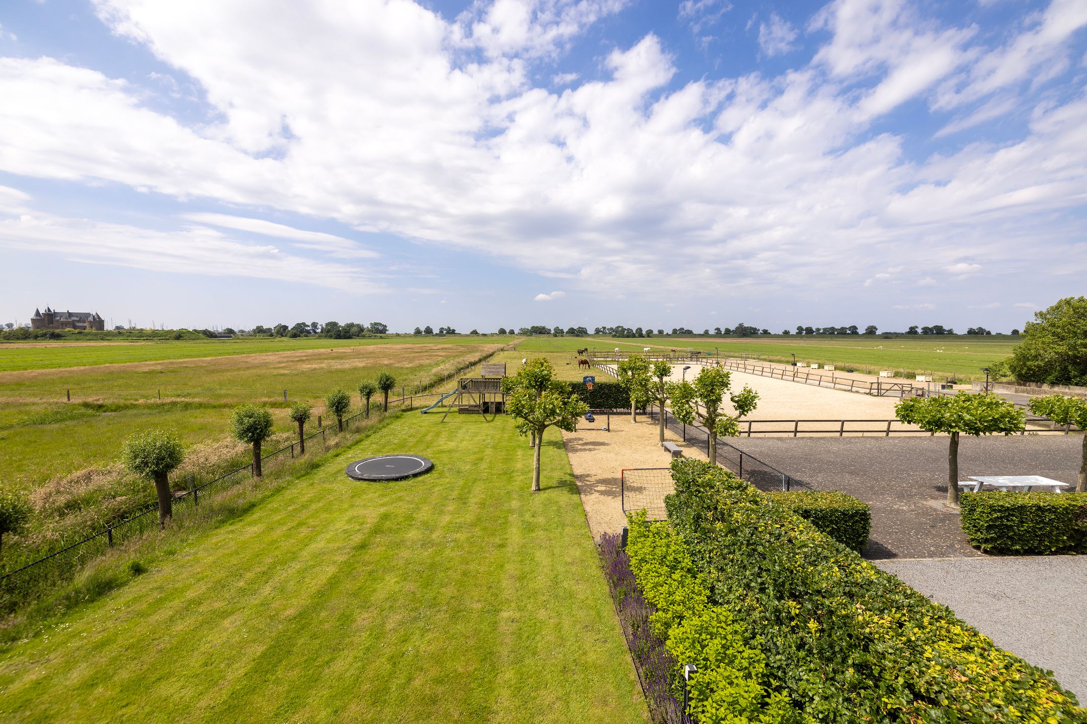 Exclusive Country Villa with Historic Views and Equestrian Facilities — 34