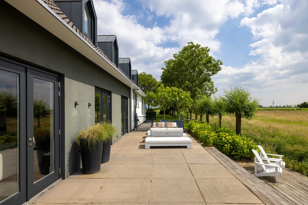 Exclusive Country Villa with Historic Views and Equestrian Facilities — 49