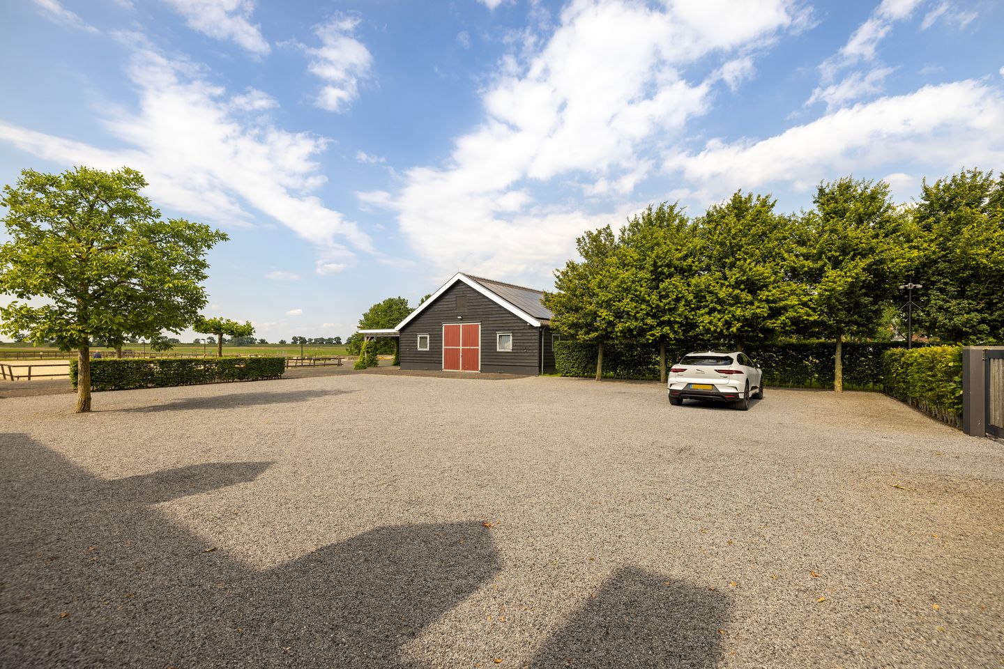 Exclusive Country Villa with Historic Views and Equestrian Facilities — 58