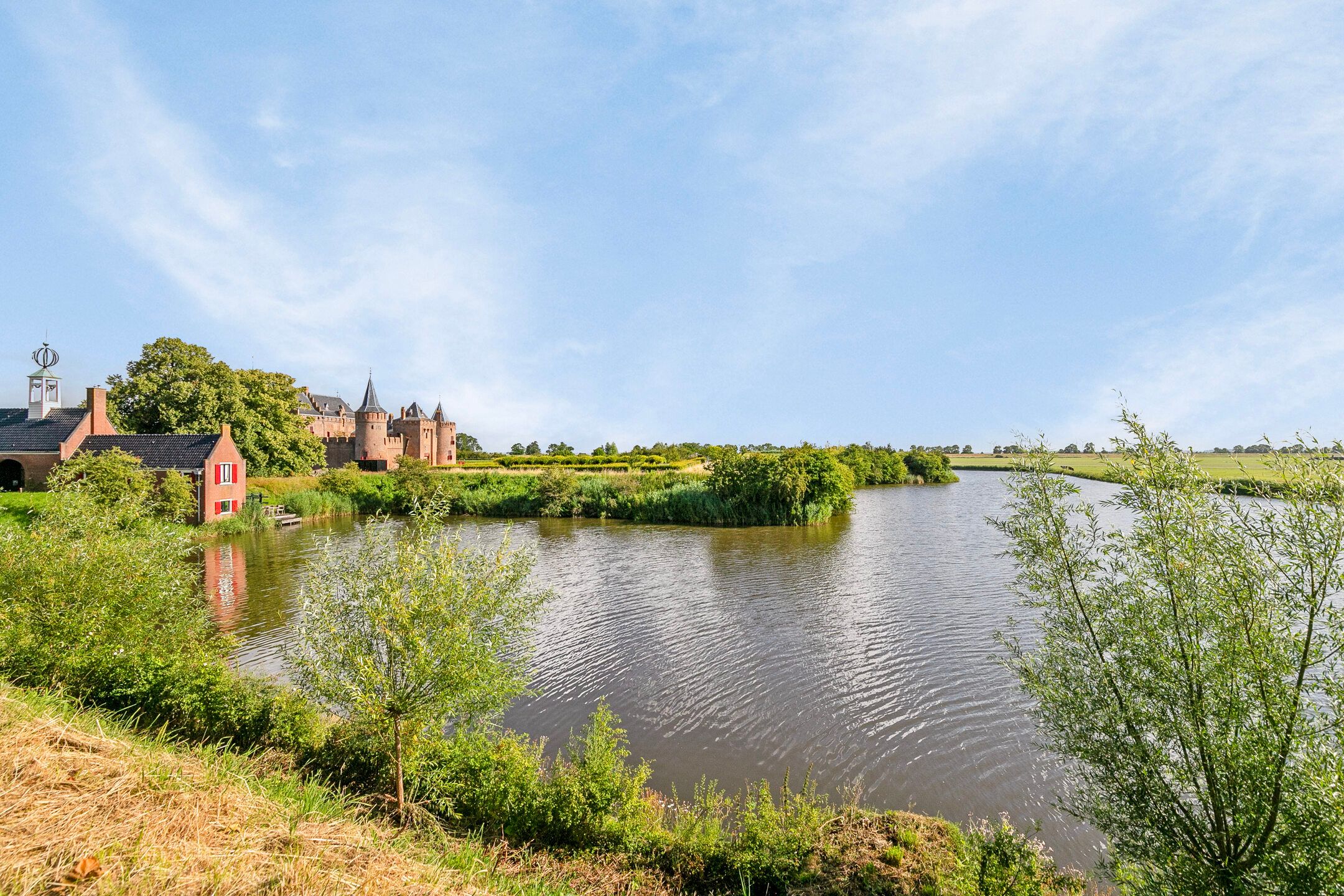 Exclusive Country Villa with Historic Views and Equestrian Facilities — 72