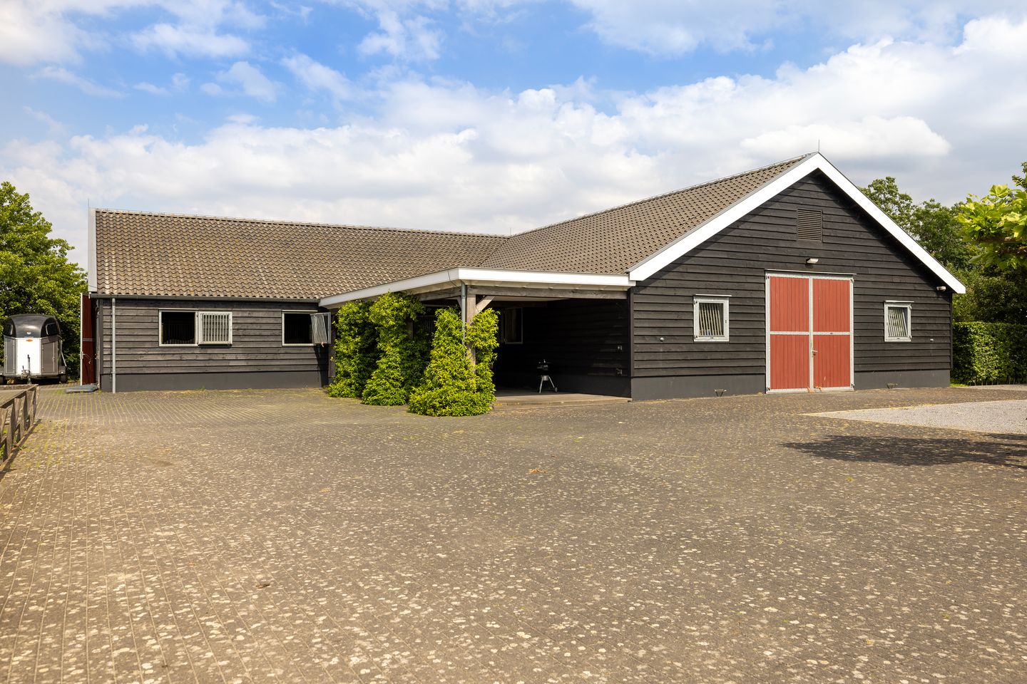 Exclusive Country Villa with Historic Views and Equestrian Facilities — 54