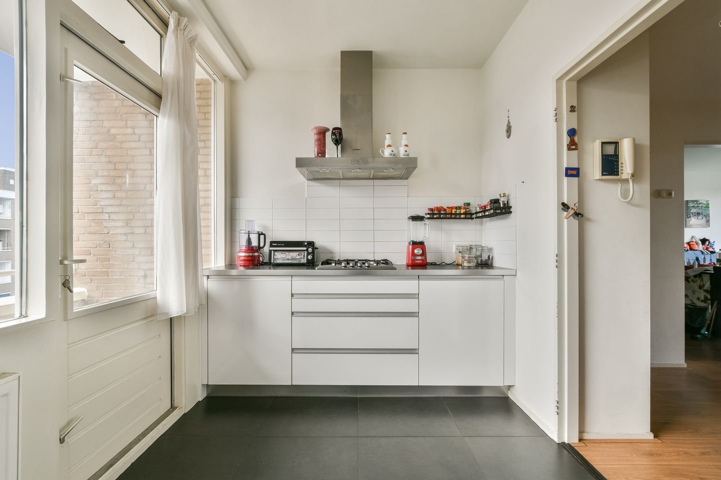 Newly Renovated 3-Room Apartment with Two Sunny Balconies in Green Buitenveldert — 13