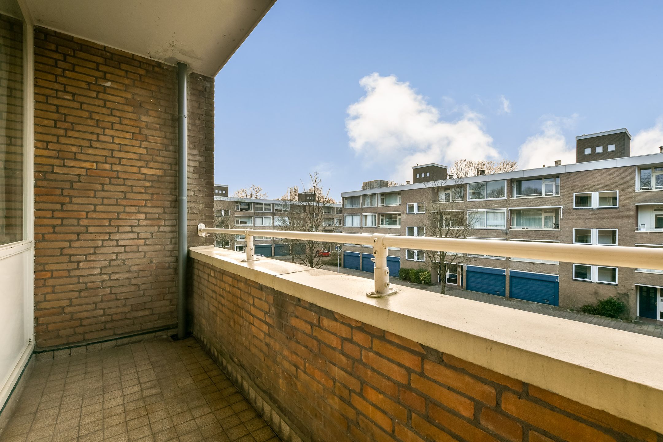 Newly Renovated 3-Room Apartment with Two Sunny Balconies in Green Buitenveldert — 14