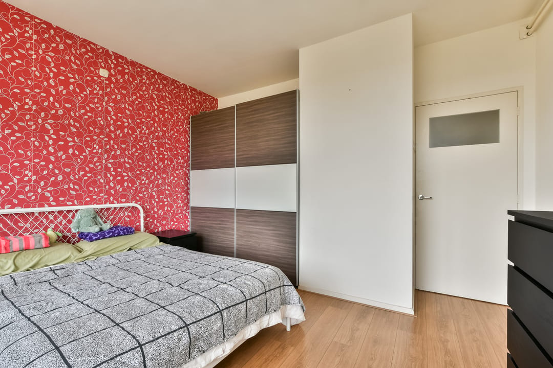 Newly Renovated 3-Room Apartment with Two Sunny Balconies in Green Buitenveldert — 16
