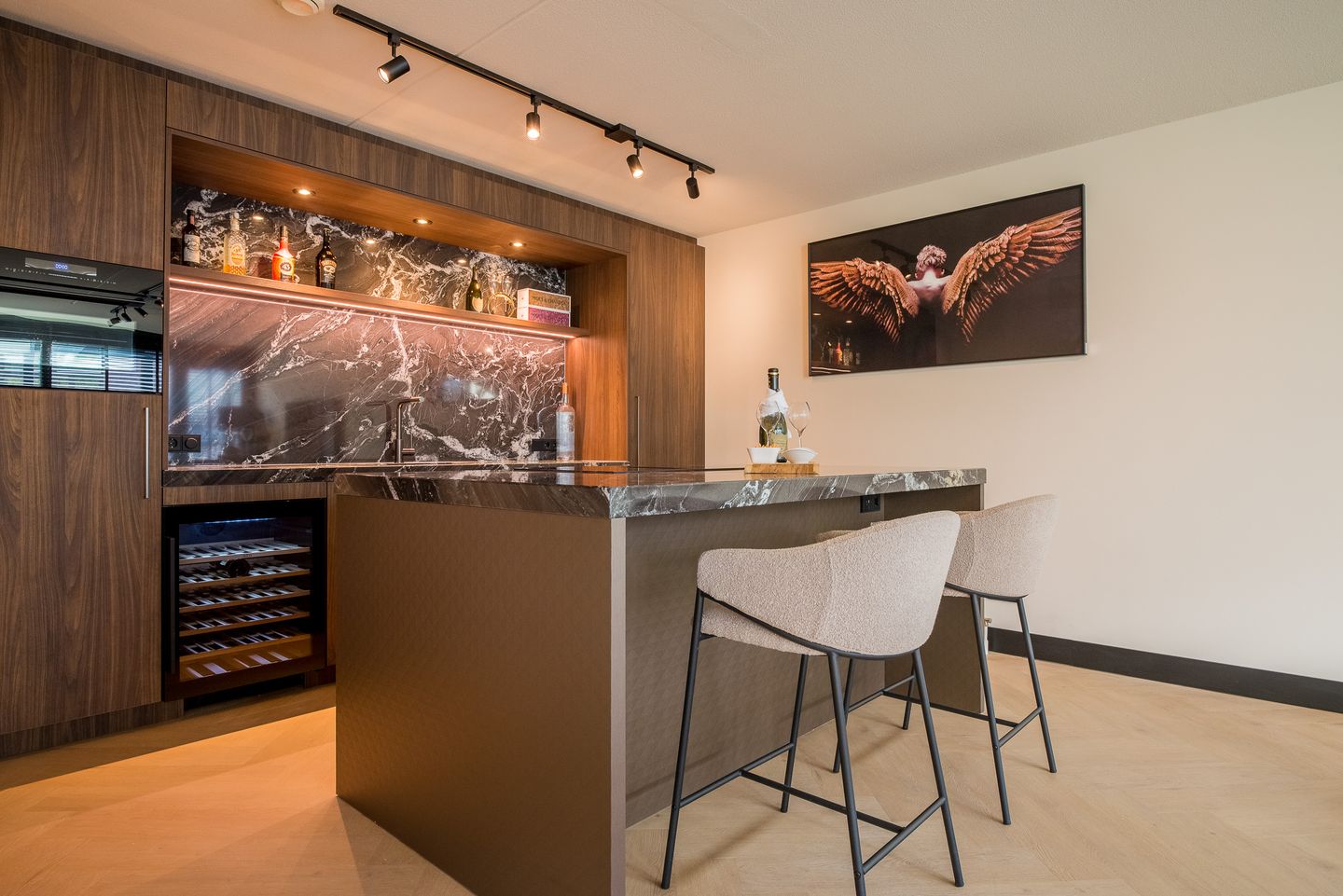 Luxurious Move-in Ready Apartment in Eindhoven City Center with Private Parking — 17