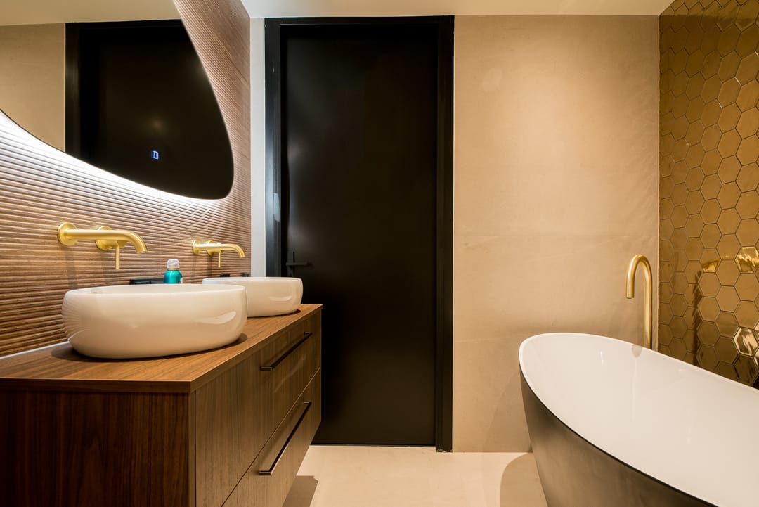 Luxurious Move-in Ready Apartment in Eindhoven City Center with Private Parking — 29