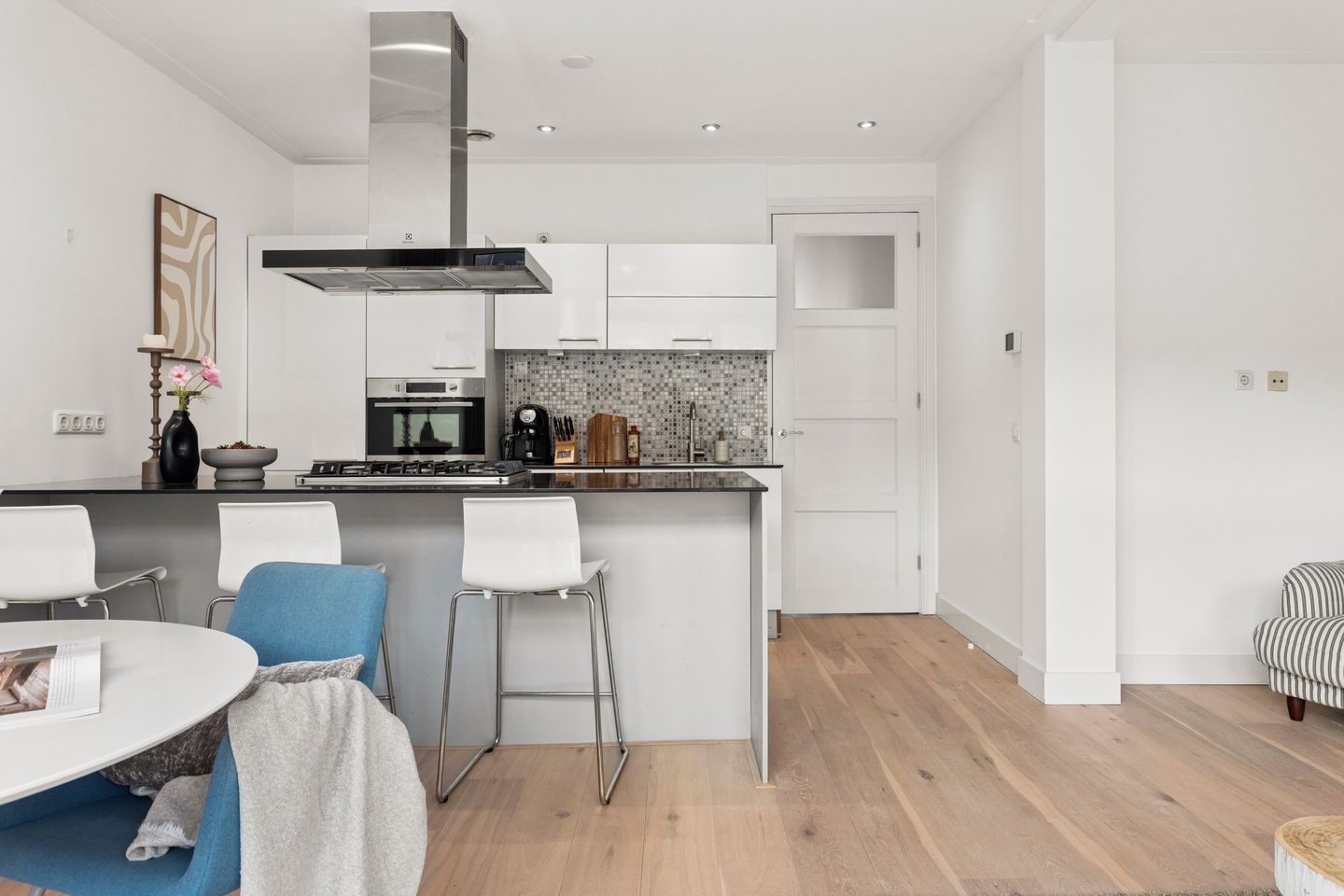 Luxurious 3-Room Apartment with Sunny Balcony in Vibrant Kinkerbuurt — 19